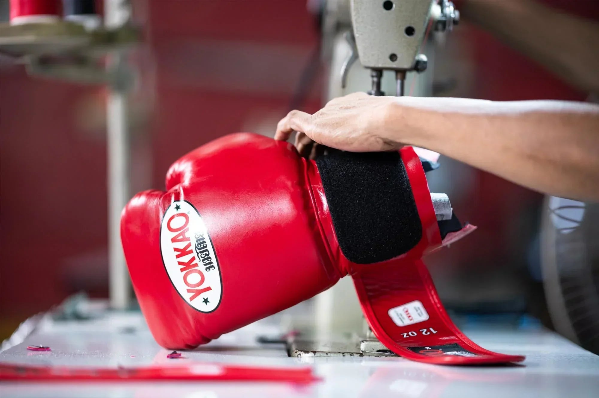 How to Choose the Right Boxing Gloves: Size, Type & Material Explained-YOKKAO Europe