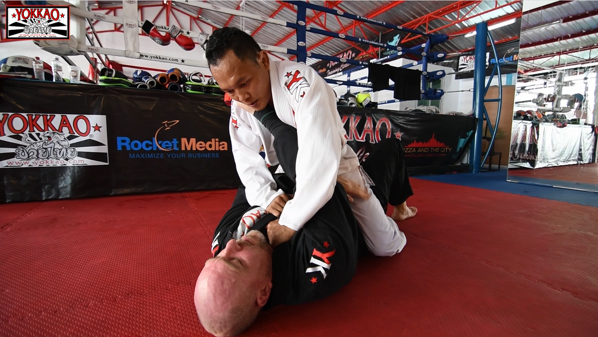 Saenchai trains Brazialian Jiu Jitsu in Bangkok!-YOKKAO Europe