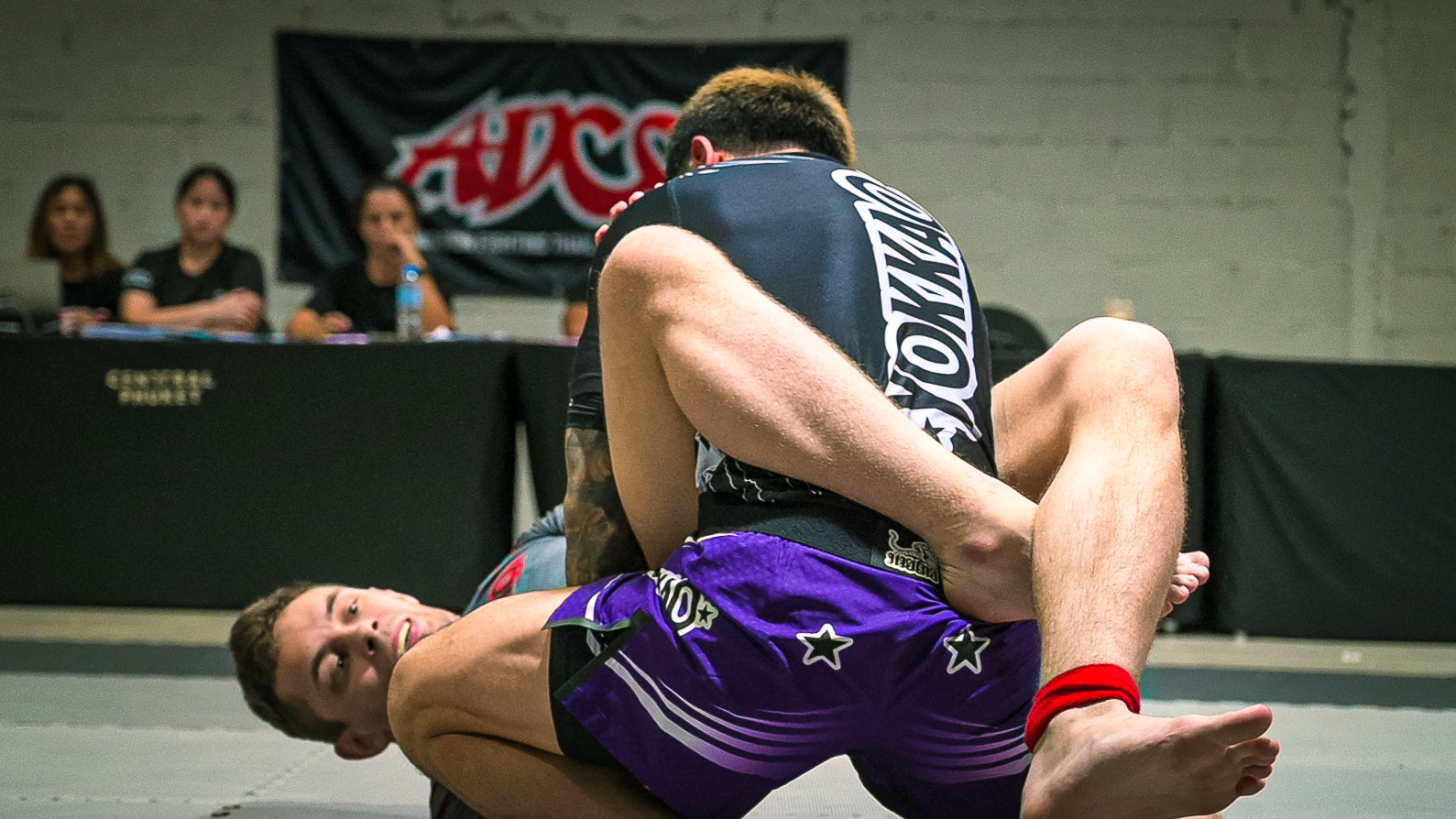 YOKKAO Unveils MMA Dual Shorts: A Revolution in Fightwear