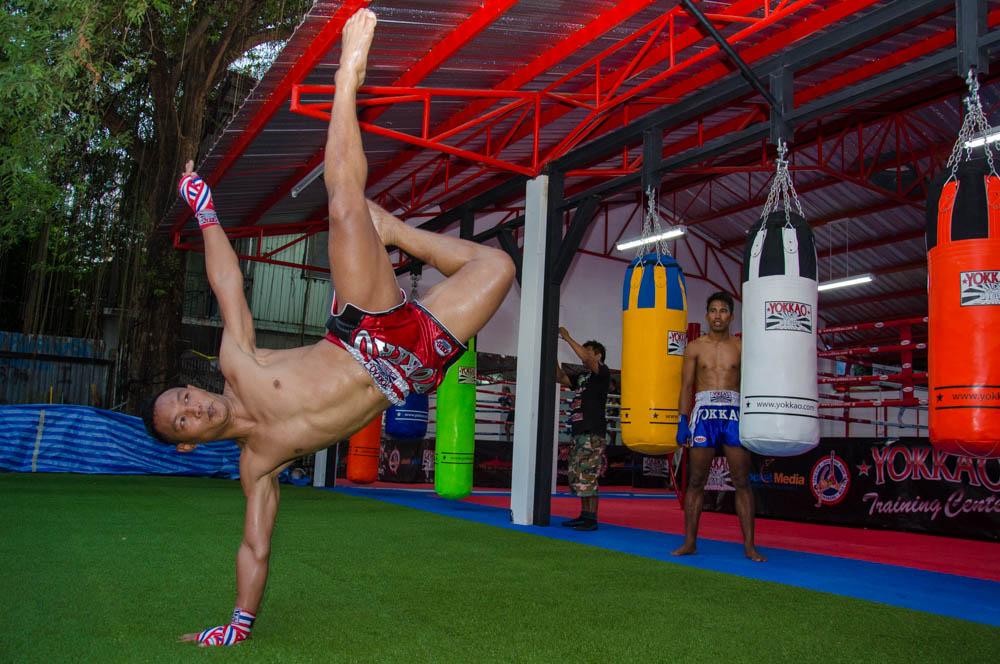 YOKKAO 22: Saenchai on Ognjen Topic's training!-YOKKAO Europe